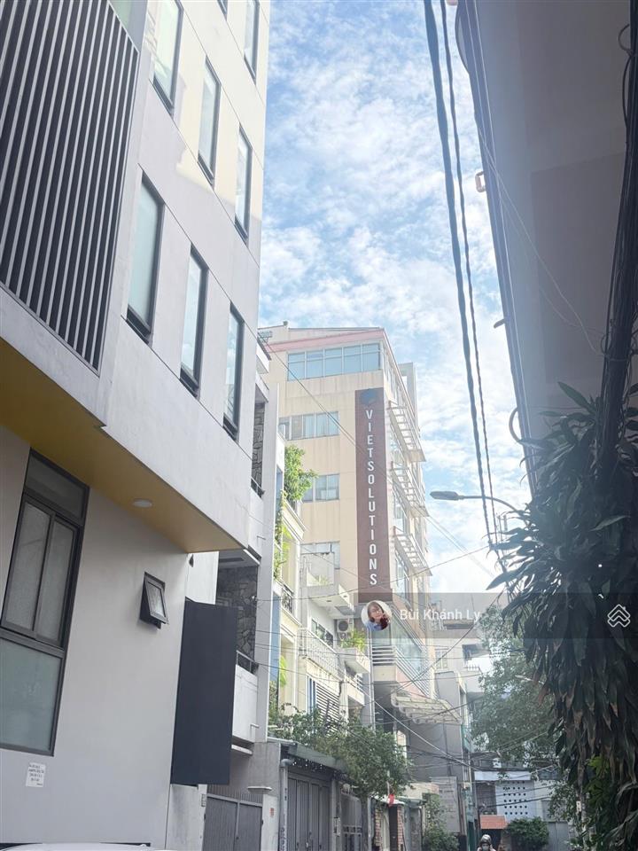 Nhà 1 sẹc nguyễn cửu vân, 60m, 3 tầng, 5 phòng full nội thất, hẻm xe hơi, thuê tốt