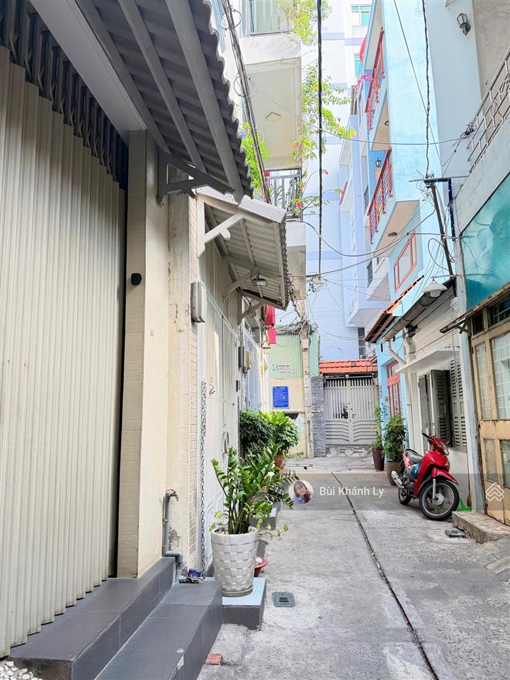 Bán nhà phú nhuận 45m sát mặt tiền phan đình phùng, giáp quận 1, chỉ 7.2 tỷ