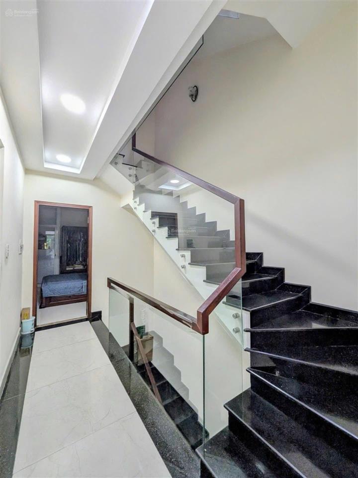 Mặt tiền trường sa, phú nhuận, 56m, ngang 4m, 4 tầng, thông tứ hướng