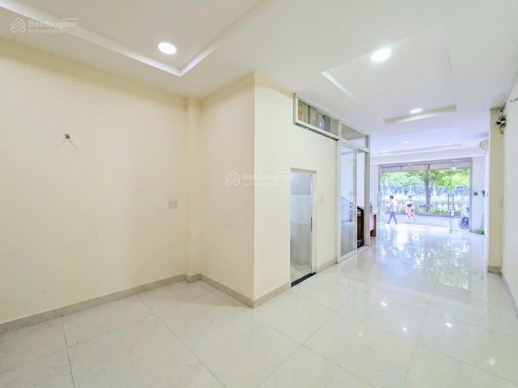 Mặt tiền trường sa, phú nhuận, 56m, ngang 4m, 4 tầng, thông tứ hướng