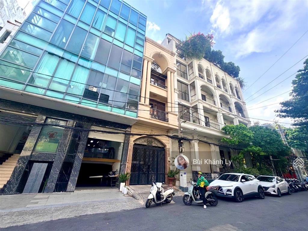 Mặt tiền đường nhựa 25mkhuvip nguyễn gia tríd2(4 x 20)mcó hầm4 tầng