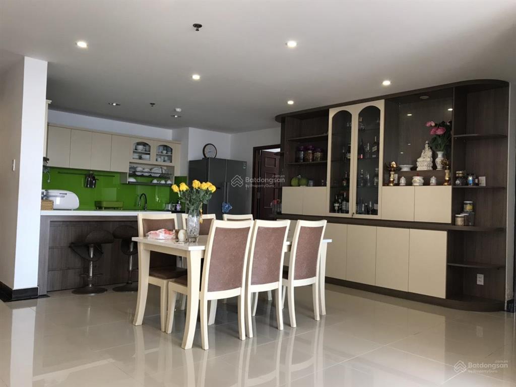 Chủ nhà cần bán gấp căn hộ chung cư giai việt tạ quang bửu, phường 5, quận 8.