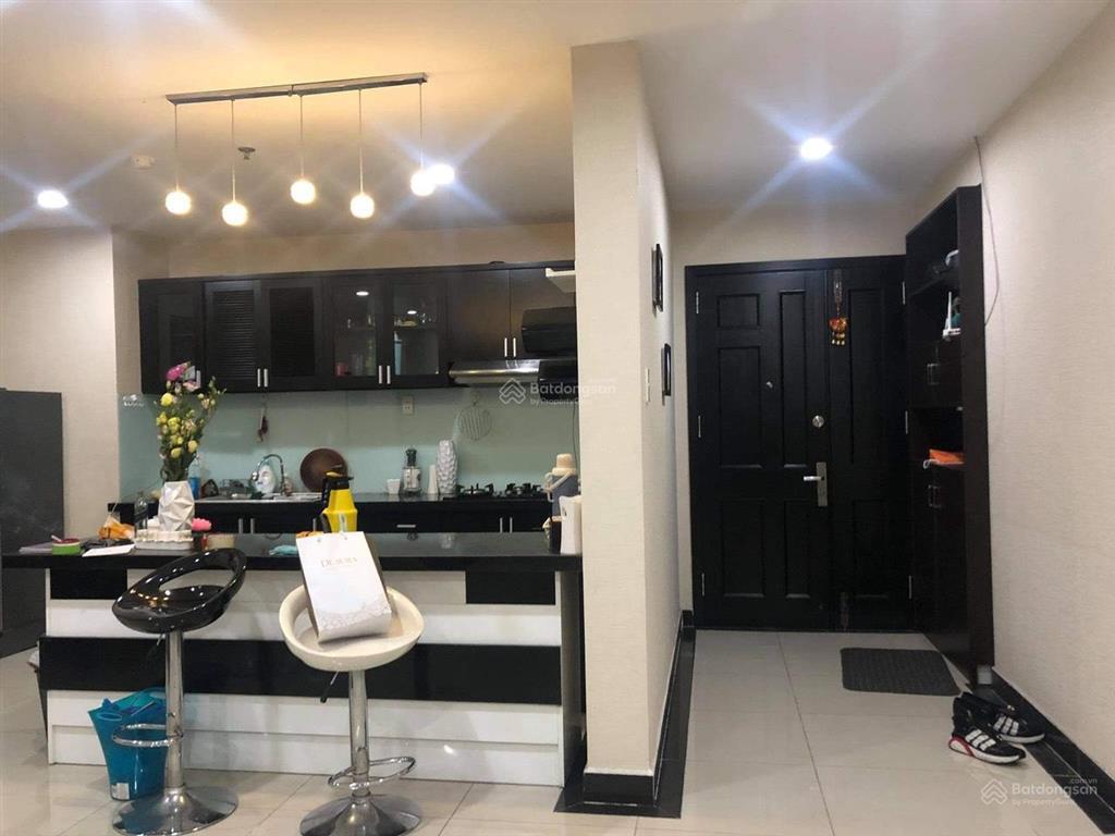 Cần cho thuê căn hộ cao cấp giai việt đường tạ quang bửu phường 5, quận 8. diện tích 150m2