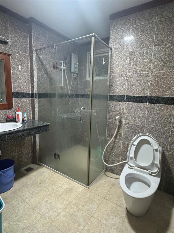 Cần cho thuê căn hộ cao cấp giai việt đường tạ quang bửu, phường 5, quận 8