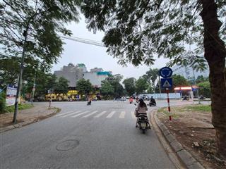 Bán đất tứ hiệp thanh trì phân lô vỉa hè ô tô tránh 73m2, trung tâm hành chính, 18 tỷ