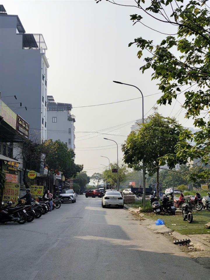 Bán đất tứ hiệp thanh trì  phân lô vỉa hè ô tô tránh  73m  trung tâm hành chính  18 tỷ