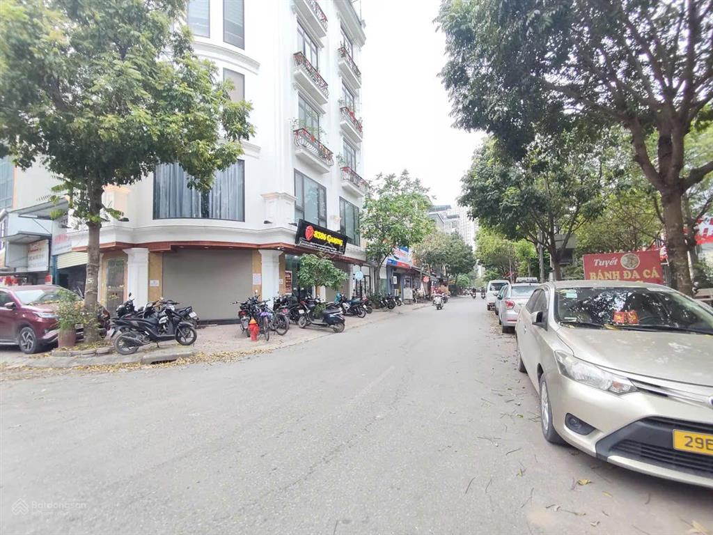 Đất đấu giá tứ hiệp  thanh trì vỉa hè ô tô tránh đầu tư giữ tiền cực tốt 60m2, giá 15.3 tỷ