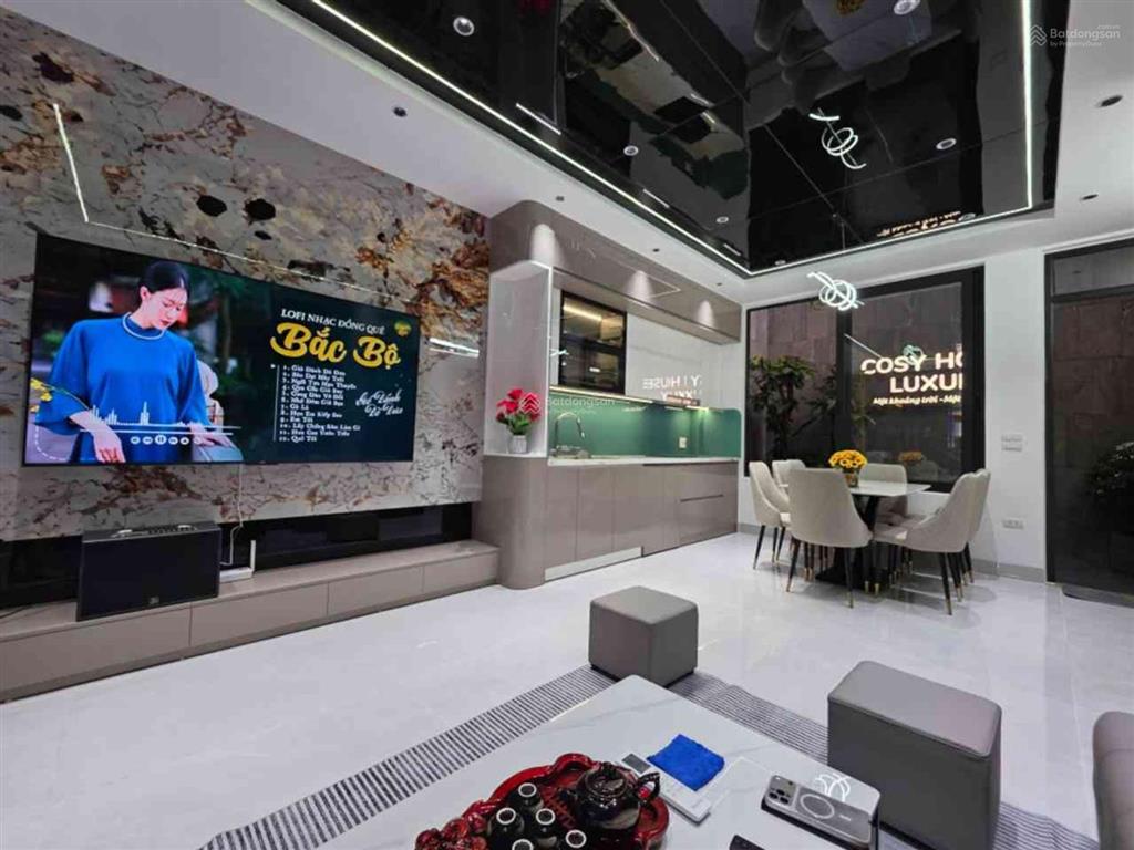 Nhà ngũ hiệp 80m² | 4 tầng thang máy | gara ô tô | gần quốc lộ 1a | không gian sống đẳng cấp