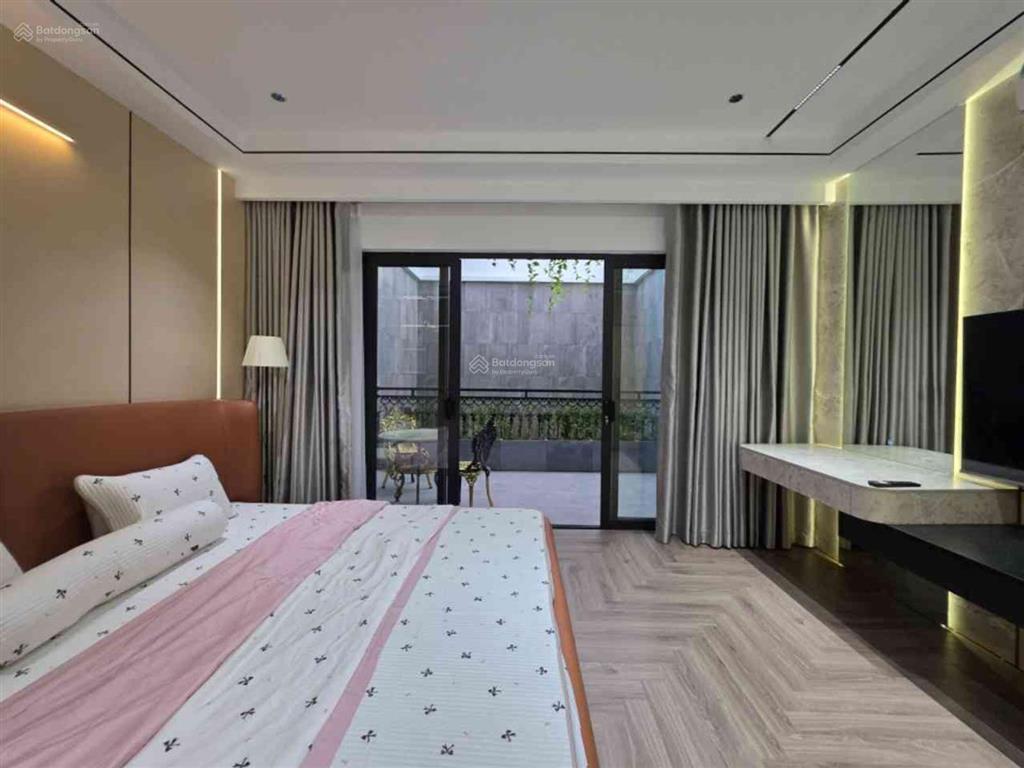Nhà ngũ hiệp 80m² | 4 tầng thang máy | gara ô tô | gần quốc lộ 1a | không gian sống đẳng cấp