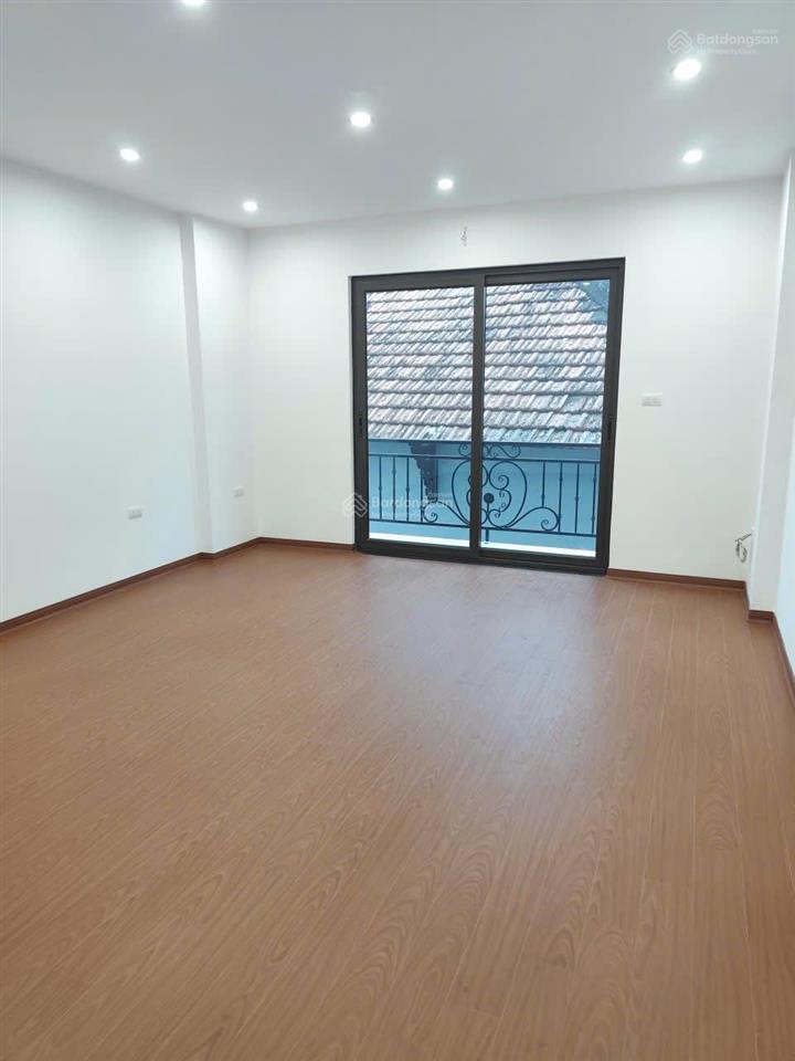 Hiếm bán nhà linh đàm 55m  mt 5m 5 tầng vỉa hè ô tô tránh chỉ 16,5 tỷ