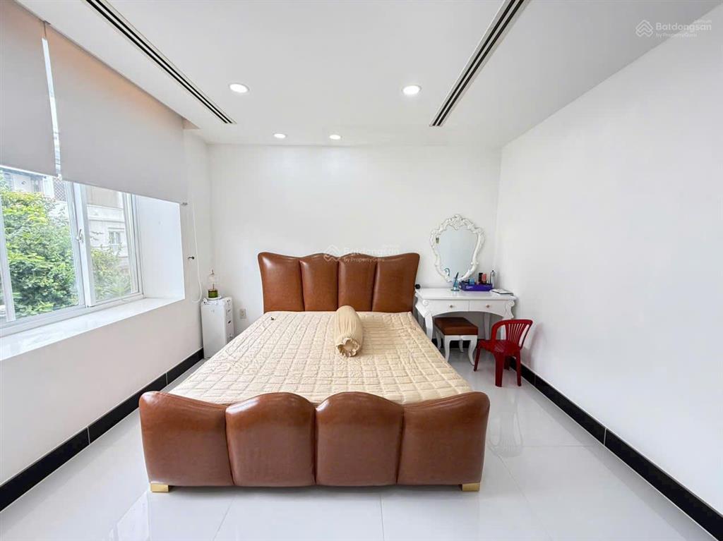 Xuất cảnh bán gấp biệt thự 4pn, 4wc, 126m² tại hưng thái, phú mỹ hưng, q7, chỉ 32 tỷ vnd