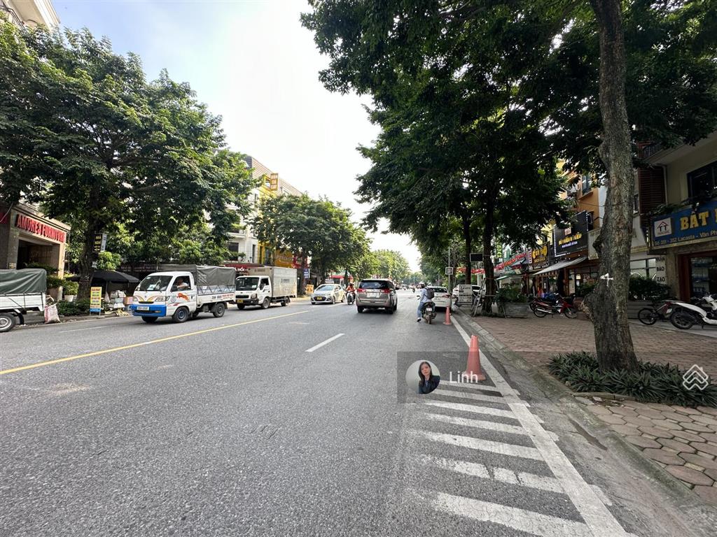 Bán gấp lô góc la casta văn phú 100m2  trục chính, đường to, siêu kinh doanh, nhỉnh 30 tỷ