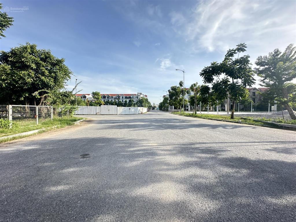 Duy nhất 1 căn biệt thự view hồ phú lương 220m2  mt 10m, hướng đông nam  vị trí hiếm bán, 3x tỷ