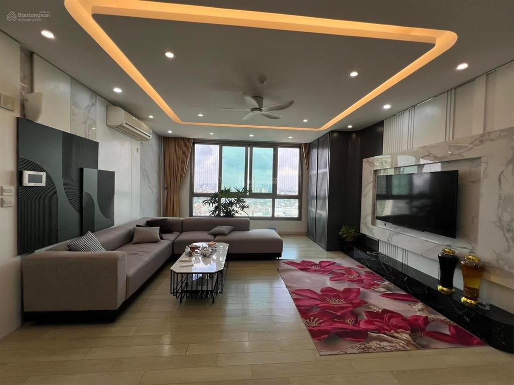 Tôi cần bán gấp liền kề la casta văn phú 75m2, 5t, thang máy, trục chính, đường 22m, hơn 20 tỷ