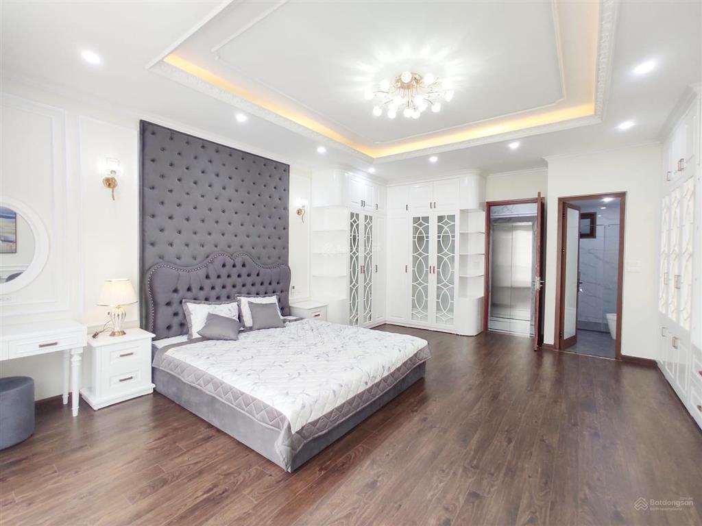 Tôi cần bán gấp liền kề la casta văn phú 75m2, 5t, thang máy, trục chính, đường 22m, hơn 20 tỷ