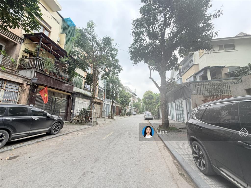 Rẻ hơn thị trường 2 tỷ  bán gấp liền kề văn phú 90m2, 5 tầng, view biệt thự, vị trí đắc địa ,20 tỷ