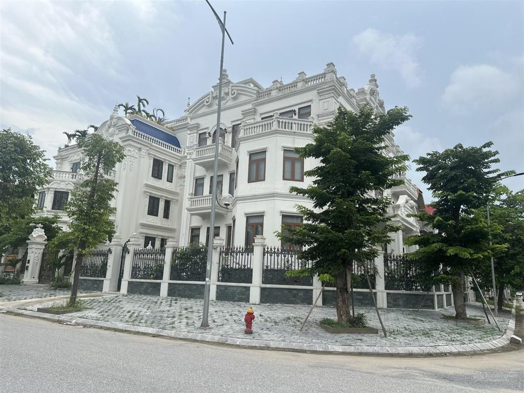 Giảm 7,8 tỷ  1 căn biệt thự vườn hồng phú lương 240m2, nhà thô, vị trí đắc địa  hơn 30 tỷ