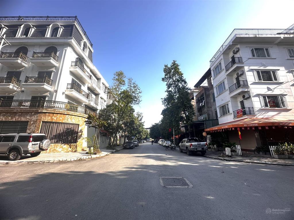 Cần bán gấp lô góc văn khê  110m2  5t, mt 25m, siêu kinh doanh  cạnh trường học  chung cư