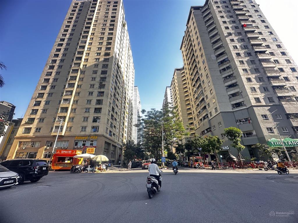 Cần bán gấp lô góc văn khê  110m2  5t, mt 25m, siêu kinh doanh  cạnh trường học  chung cư