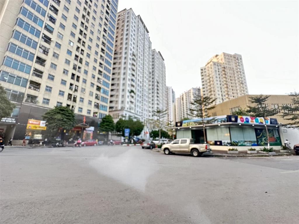 Cần bán gấp lô góc văn khê  110m2  5t, mt 25m, siêu kinh doanh  cạnh trường học  chung cư
