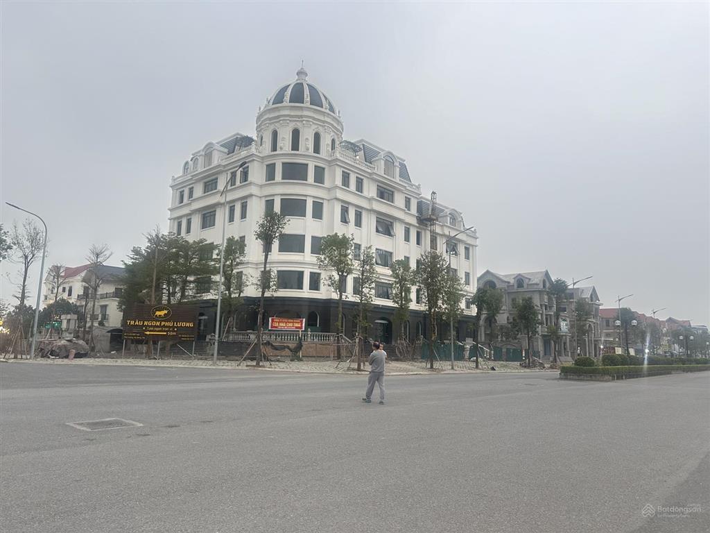 Duy nhất 1 căn góc biệt thự, phú lương 575m2, đường đôi 30m, siêu kinh doanh, giá đầu tư