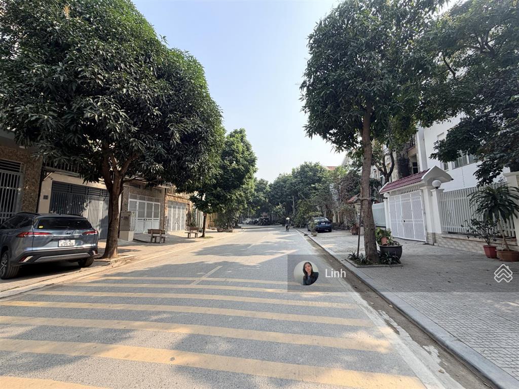 Cho thuê biệt thự phú lương 200m2, full đồ, nội thất xịn, giá 35tr/tháng
