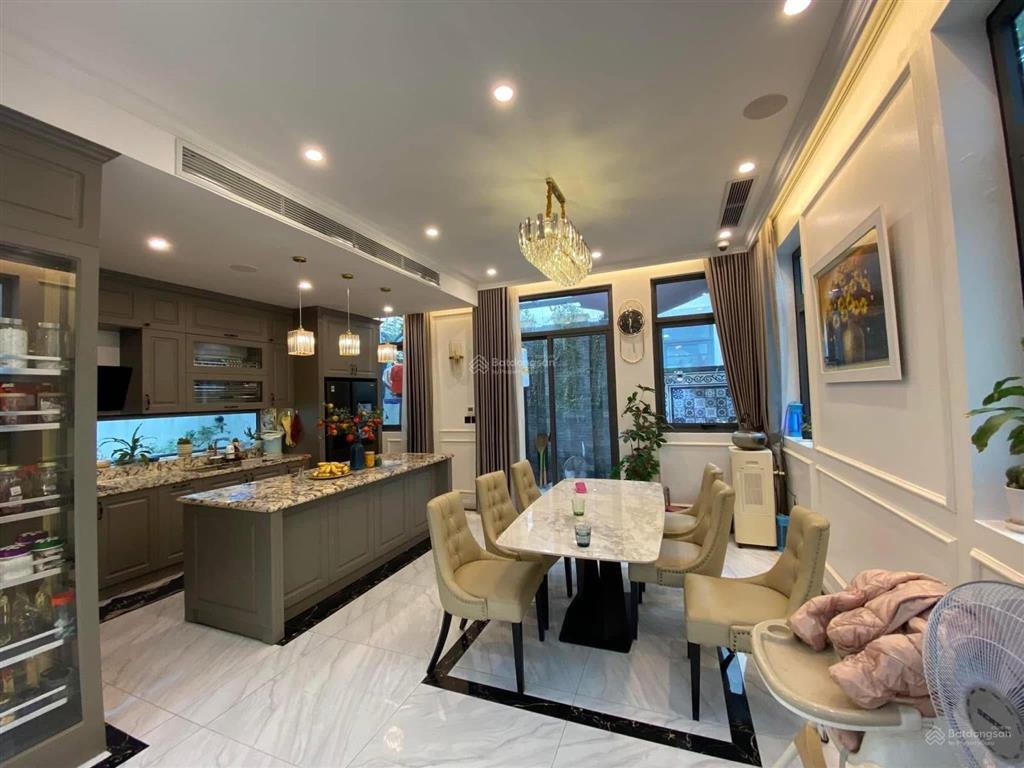 Giá hời liền kề văn khê, 55m2, 7 tầng, thang máy, nội thất xịn, kinh doanh, giá 17,5 tỷ
