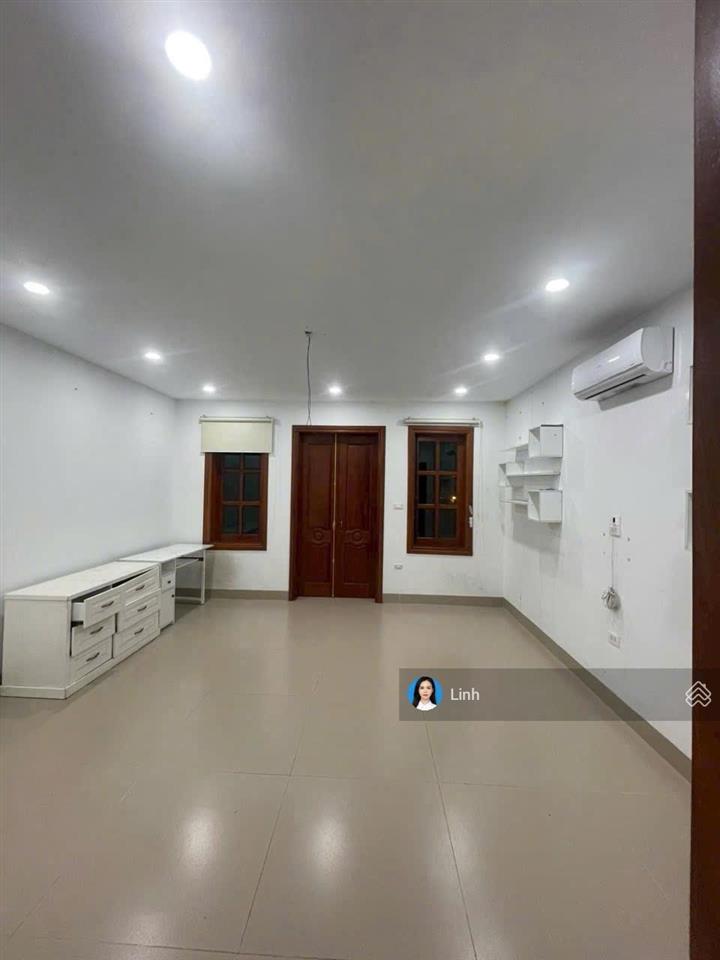 Cho thuê liền kề văn phú  hà đông 90m2, hoàn thiện đẹp  thang máy  đường to  giá 21tr/tháng