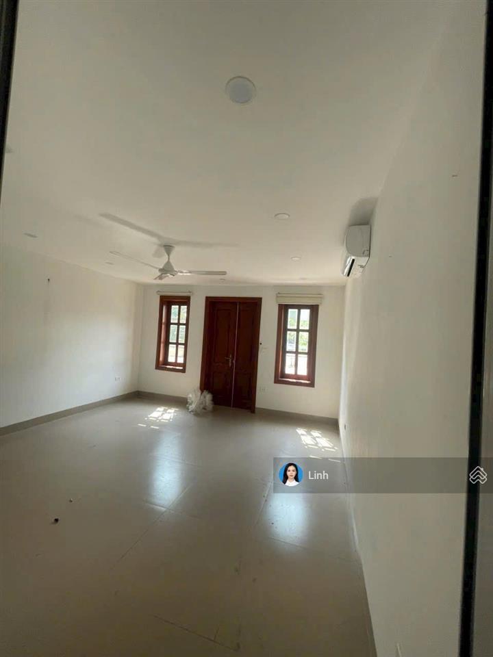 Cho thuê liền kề văn phú  hà đông 90m2, hoàn thiện đẹp  thang máy  đường to  giá 21tr/tháng