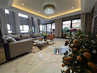 Cho thuê biệt thự văn phú  hà đông 210m2, hoàn thiện đẹp, thang máy  có bếp  giá 40tr/tháng