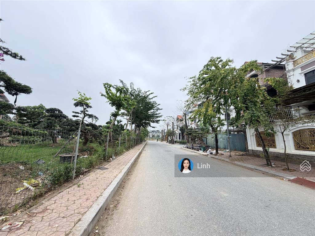 Cho thuê biệt thự phú lương 240m2, điện nước đầy đủ, trục đường 30m, giá 15tr/tháng