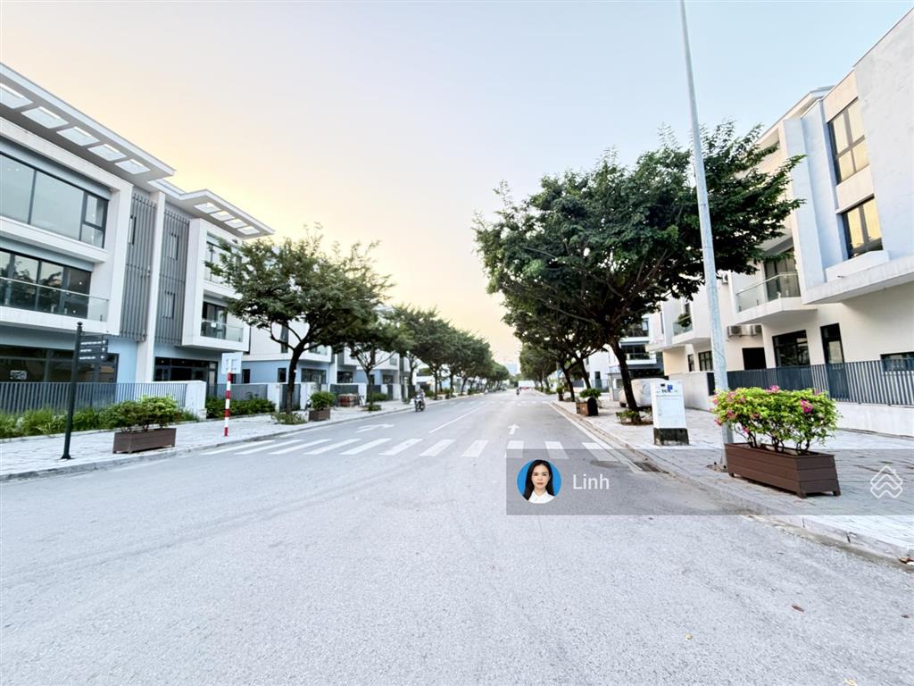 Cho thuê nhà dương nội 7 tầng thang máy nhà  gần aeon mall hà đông  đường to  giá 33tr/tháng