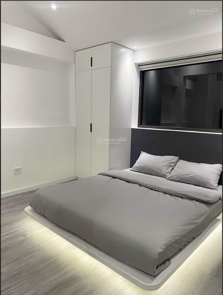 Bán nhà 2 mặt tiền đường hai bà trưng, gần chợ tân định, nhà thờ tân định