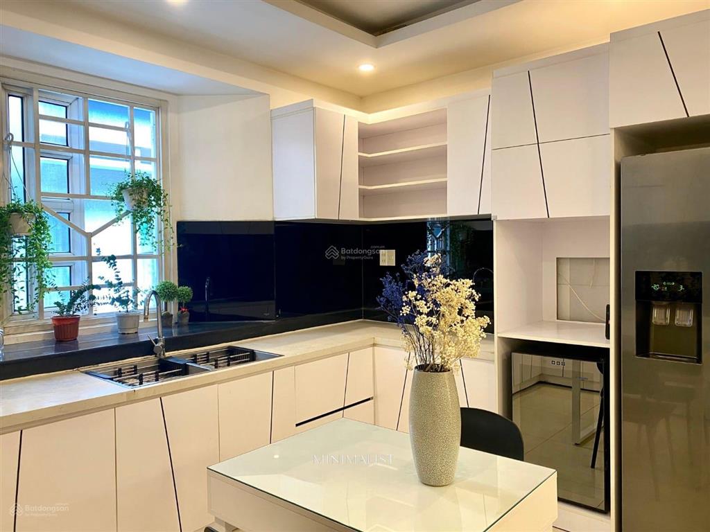 Bán nhà 2 mặt tiền đường hai bà trưng, gần chợ tân định, nhà thờ tân định