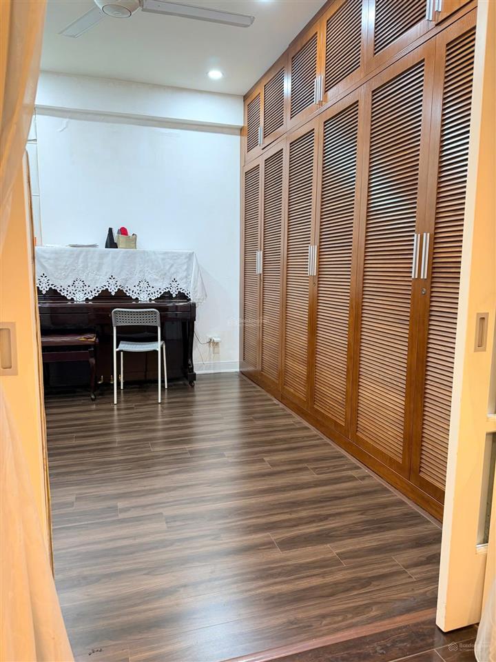 Chung cư số 6 đội nhân, căn góc 3 ngủ, 2 wc, full nội thất, tầng 7