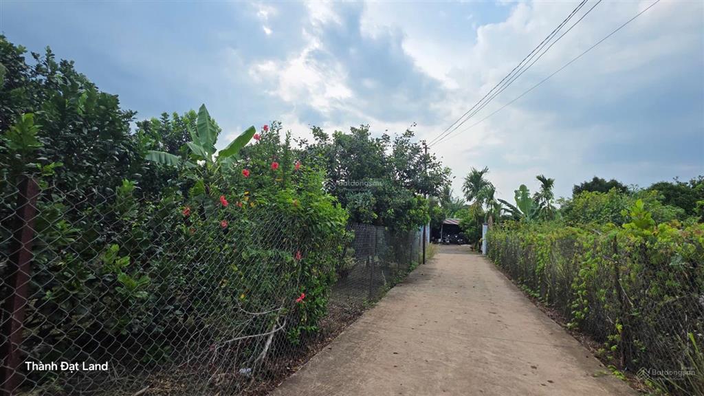 Nhà vườn 3600m2  300m2 thổ cư  suối  vườn trái cây. cạnh khu du lịch bình lộc long khánh 4,2 tỷ