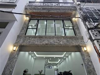 Bán nhà trần quốc hoàn, phân lô ô tô, diện tích 55m, mặt tiền 5,6m giá 19.9 tỷ