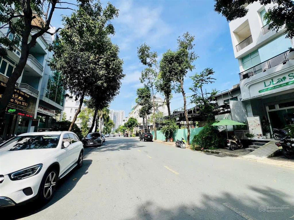 Bán đất biệt thự phú mỹ hưng, 48,5 tỷ, 126m2, khu kinh doanh sầm uất, mặt tiền 7m