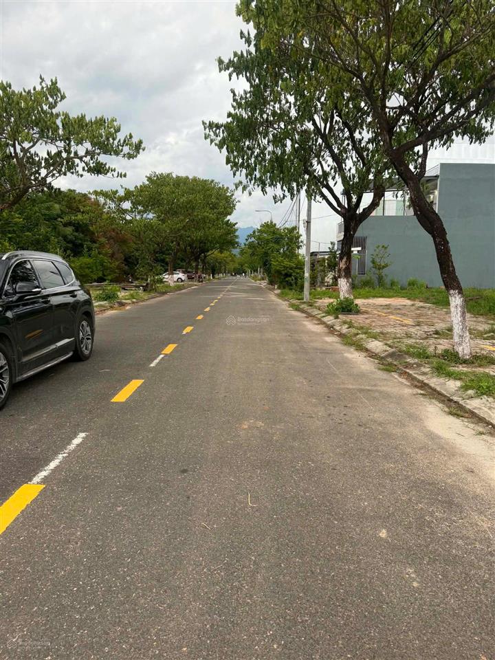 Chính chủ bán đất sạch 125m2 view hồ bàu tràm đường 7m5, khu tái định cư hòa hiệp