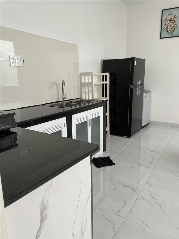 Cần bán đất kèm nhà 3 tầng (còn mới) khu phố tây cách biển 2 phút đi bộ, hẻm cách đường lớn 1 nhà