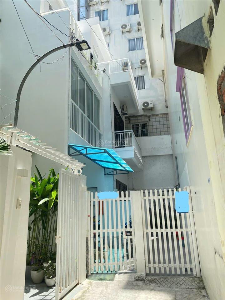 Cần bán đất kèm nhà 3 tầng (còn mới) khu phố tây cách biển 2 phút đi bộ, hẻm cách đường lớn 1 nhà