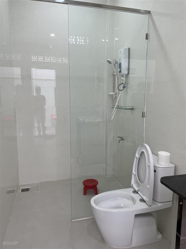 Cần bán đất kèm nhà 3 tầng (còn mới) khu phố tây cách biển 2 phút đi bộ, hẻm cách đường lớn 1 nhà