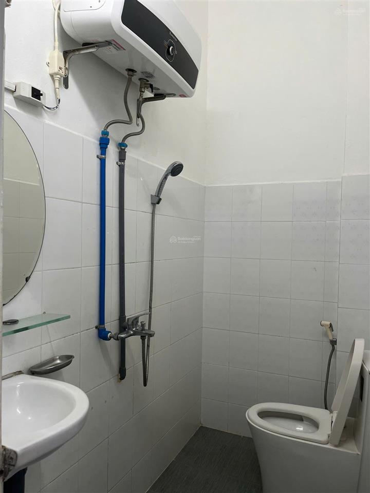 Cho thuê nhà nguyên căn 3 tầng hẻm cuối đường hùng vương, khu phố tây, cách biển 2 phút đi bộ