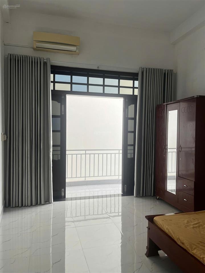 Cho thuê nhà nguyên căn 3 tầng hẻm cuối đường hùng vương, khu phố tây, cách biển 2 phút đi bộ