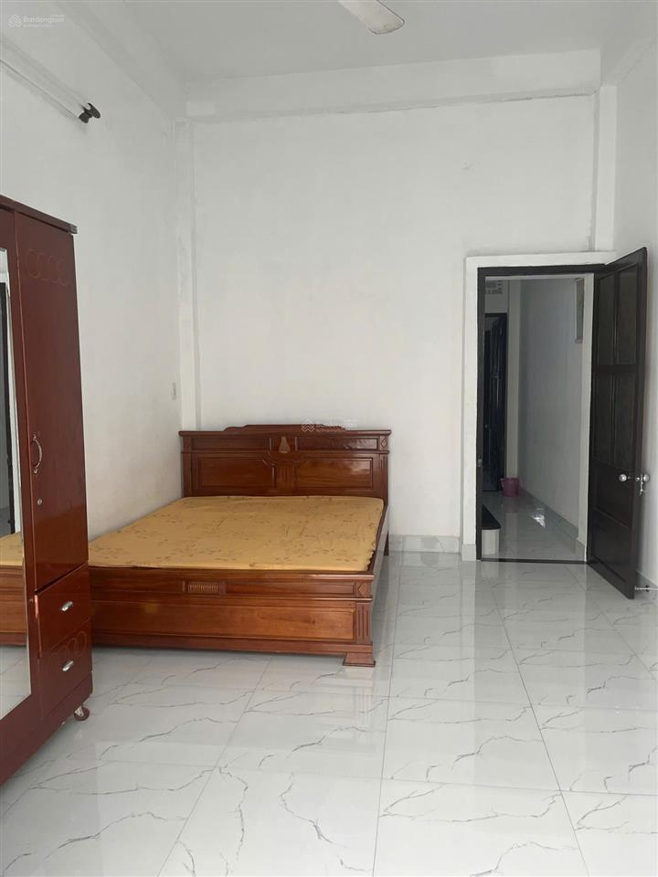 Cho thuê nhà nguyên căn 3 tầng hẻm cuối đường hùng vương, khu phố tây, cách biển 2 phút đi bộ
