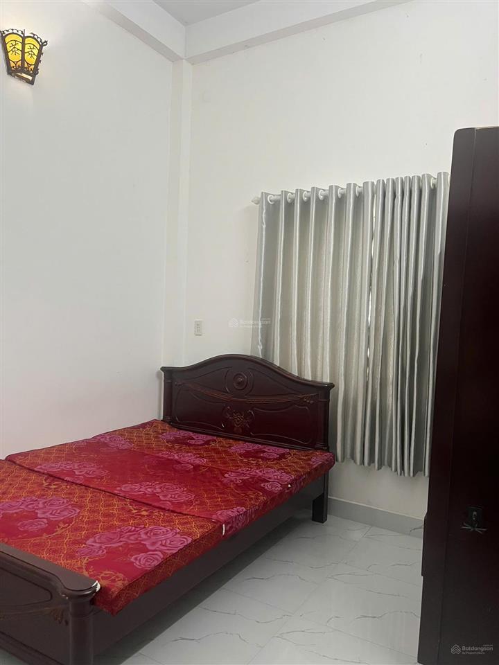 Cho thuê nhà nguyên căn 3 tầng hẻm cuối đường hùng vương, khu phố tây, cách biển 2 phút đi bộ