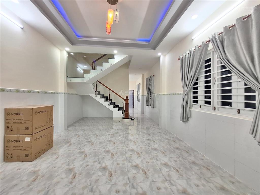 Nhà phố đẹp 3pn ngang4,8m*dai20m  hẻm xe hơi  sổ hoàn công sẵn sàng  giá 8.8 tỷ.