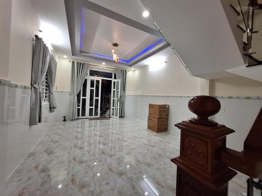 Nhà phố đẹp 3pn ngang4,8m*dai20m  hẻm xe hơi  sổ hoàn công sẵn sàng  giá 8.8 tỷ.