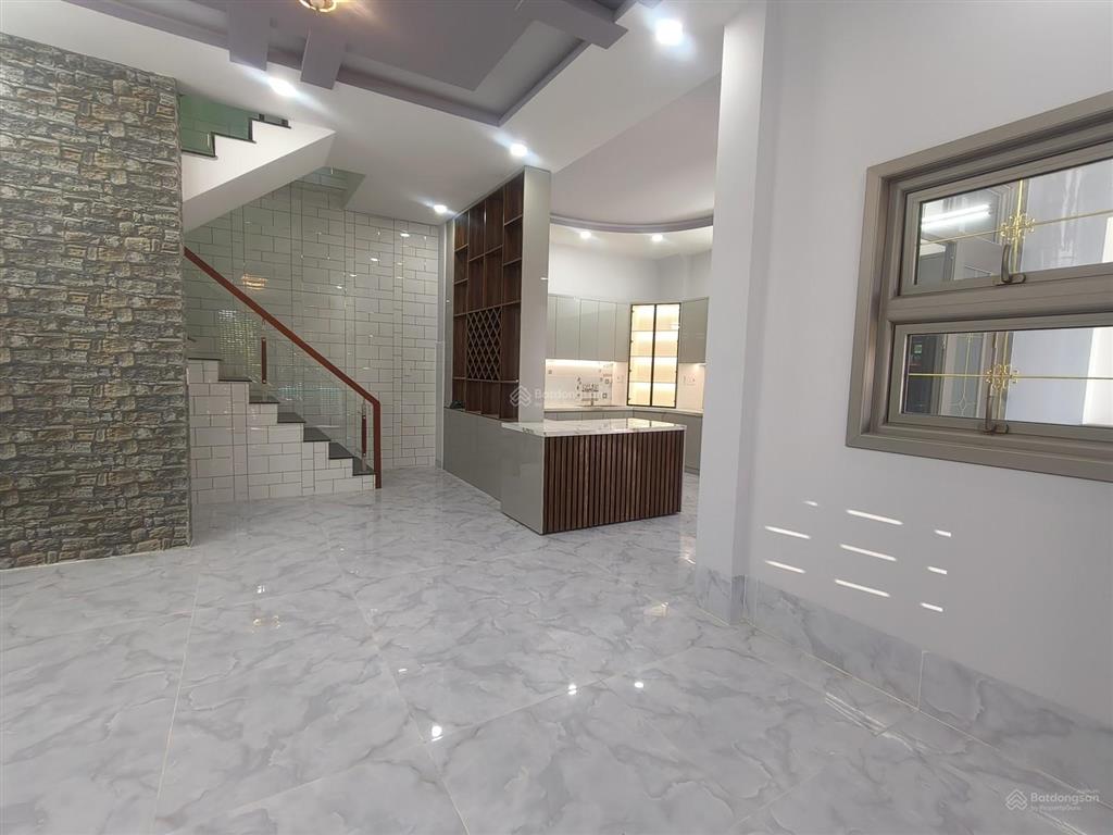 Nhà phố đẹp 4pn ngang7m*dài10m sát chợ hiệp bình thủ đức  hẻm xe tải  giá 8.9 tỷ