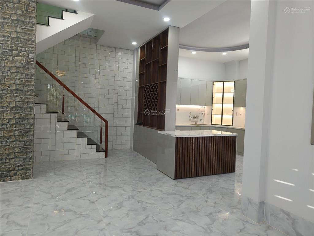 Nhà phố đẹp 4pn ngang7m*dài10m sát chợ hiệp bình thủ đức  hẻm xe tải  giá 8.9 tỷ